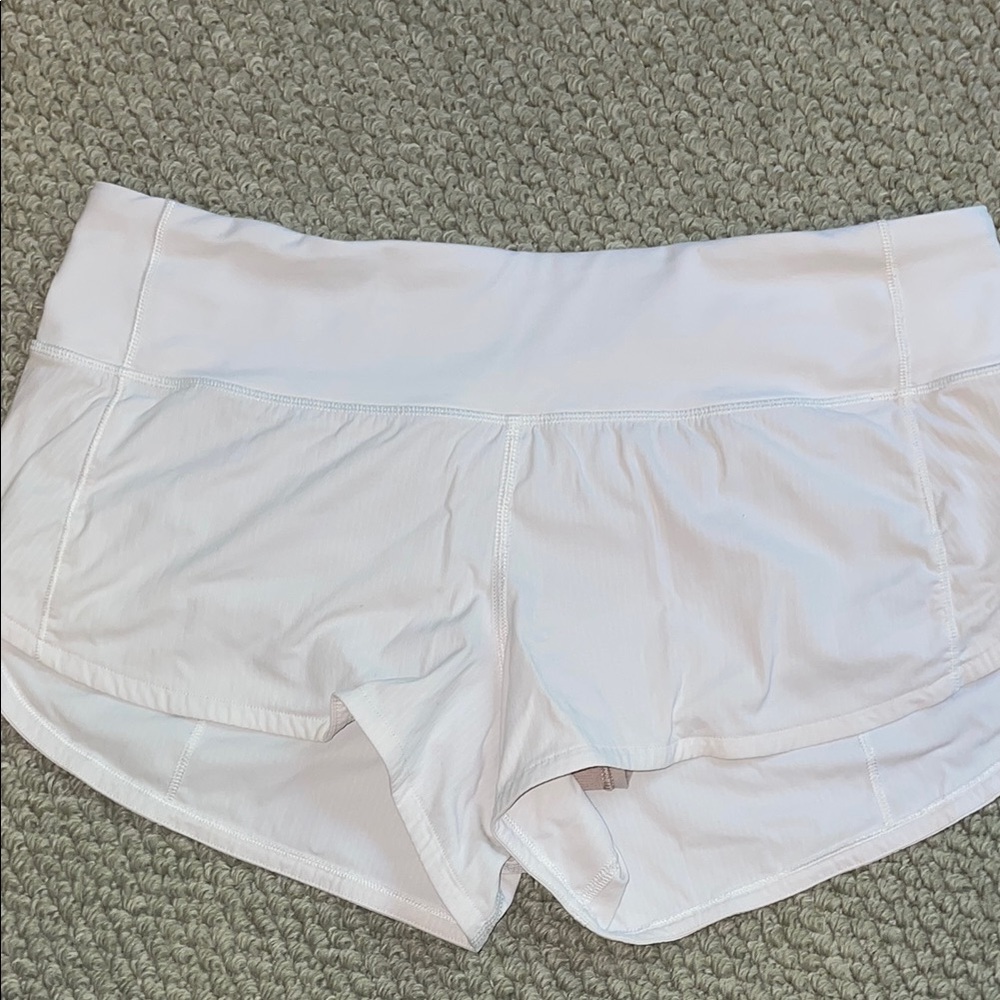 Lululemon Women's White Athletic Shorts 2.5”